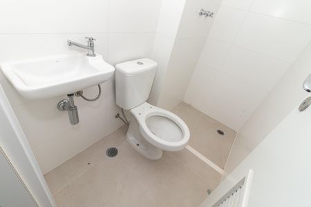 Apartamento à venda com 222m², 4 quartos e 3 vagas Apartamento à venda com 222m², 4 quartos e 3 vagasBanheiro de Serviço