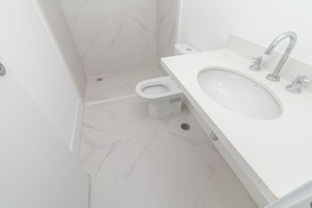 Apartamento à venda com 222m², 4 quartos e 3 vagas Apartamento à venda com 222m², 4 quartos e 3 vagasBanheiro da Suíte 1