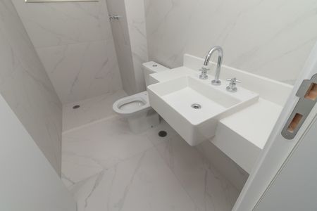 Apartamento à venda com 222m², 4 quartos e 3 vagas Apartamento à venda com 222m², 4 quartos e 3 vagasBanheiro 2 da Suíte 4