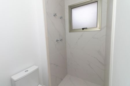 Apartamento à venda com 222m², 4 quartos e 3 vagas Apartamento à venda com 222m², 4 quartos e 3 vagasBanheiro da Suíte 2