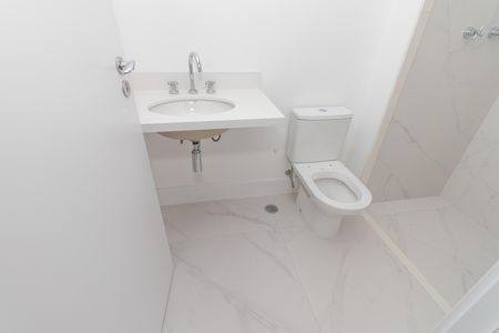 Apartamento à venda com 222m², 4 quartos e 3 vagas Apartamento à venda com 222m², 4 quartos e 3 vagasBanheiro da Suíte 2