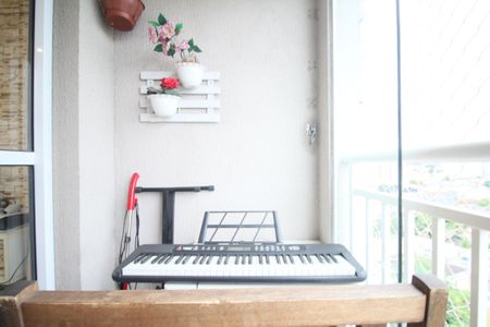 Varanda Sala de apartamento à venda com 2 quartos, 48m² em Jardim Umarizal, São Paulo