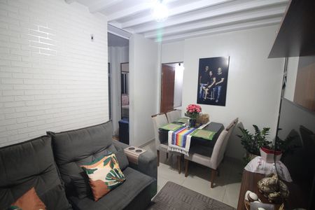 Sala de apartamento à venda com 2 quartos, 45m² em Industrial, Contagem