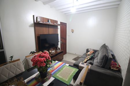 Sala de apartamento à venda com 2 quartos, 45m² em Industrial, Contagem