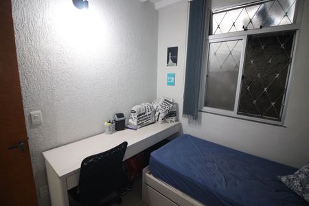 Quarto 1 de apartamento à venda com 2 quartos, 45m² em Industrial, Contagem