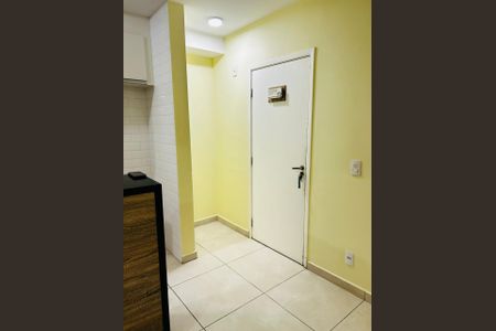 Sala de apartamento para alugar com 2 quartos, 42m² em Jardim Adelfiore, São Paulo