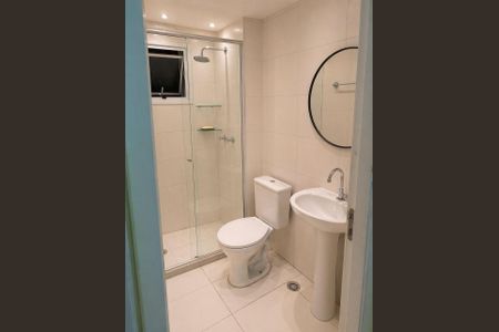 Banheiro de apartamento para alugar com 2 quartos, 42m² em Jardim Adelfiore, São Paulo