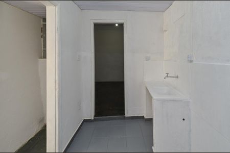 Cozinha de casa para alugar com 1 quarto, 20m² em Paraíso, Belo Horizonte