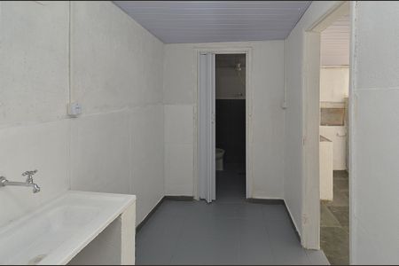 Cozinha de casa para alugar com 1 quarto, 20m² em Paraíso, Belo Horizonte