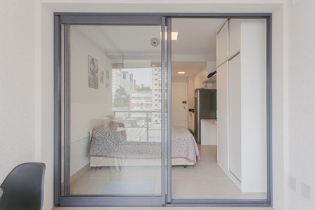 Apartamento à venda com 27m², 1 quarto e sem vaga Apartamento à venda com 27m², 1 quarto e sem vagaVaranda
