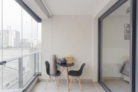 Apartamento à venda com 27m², 1 quarto e sem vaga Apartamento à venda com 27m², 1 quarto e sem vagaVaranda