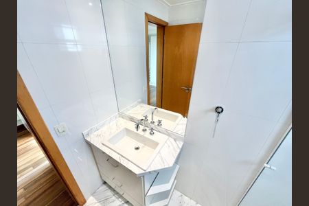 Apartamento à venda com 127m², 3 quartos e 3 vagasBanheiro da Suíte 1