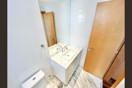 Apartamento à venda com 127m², 3 quartos e 3 vagasBanheiro da Suíte 2