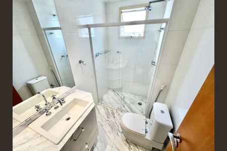Apartamento à venda com 127m², 3 quartos e 3 vagasBanheiro da Suíte 1