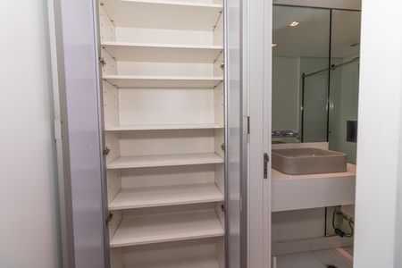 Apartamento para alugar com 210m², 4 quartos e 3 vagasArmario da Suíte 2