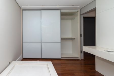 Apartamento para alugar com 210m², 4 quartos e 3 vagasSuite 2