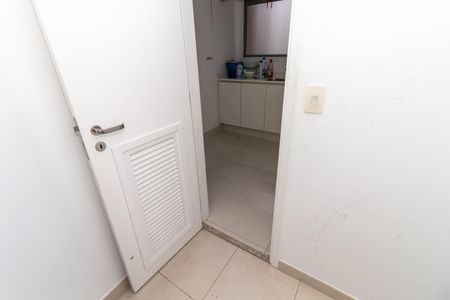 Apartamento para alugar com 210m², 4 quartos e 3 vagasQuarto de Serviço