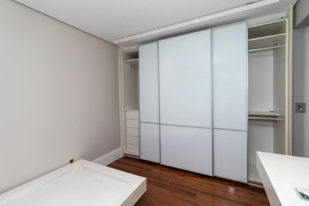 Apartamento para alugar com 210m², 4 quartos e 3 vagasSuíte 2