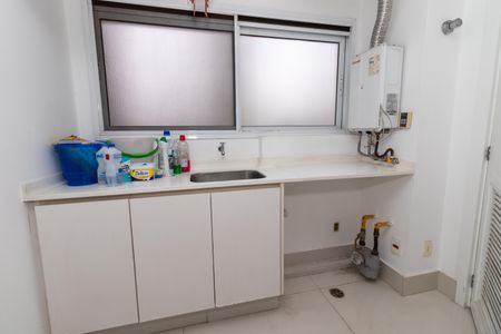 Apartamento para alugar com 210m², 4 quartos e 3 vagasÁrea de Serviço