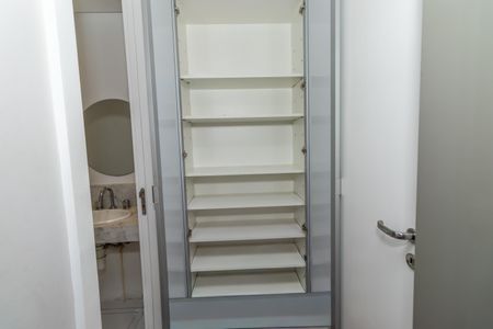 Apartamento para alugar com 210m², 4 quartos e 3 vagasArmario da Suite 1