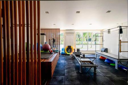Apartamento para alugar com 210m², 4 quartos e 3 vagasÁrea Comum - Ofurô e Pilates