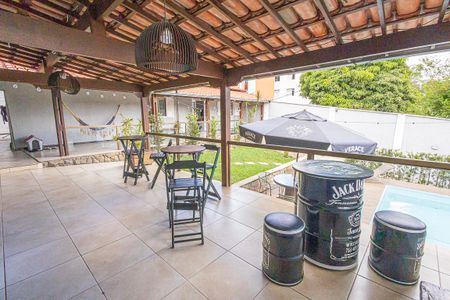 Casa à venda com 360m², 3 quartos e 3 vagasVaranda gourmet