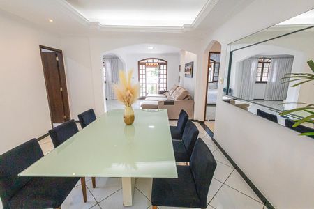 Casa à venda com 360m², 3 quartos e 3 vagascopa