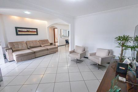 Casa à venda com 360m², 3 quartos e 3 vagassala