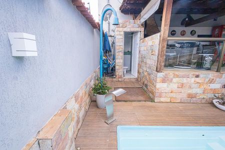 Casa à venda com 360m², 3 quartos e 3 vagasjardim / piscina / garagem