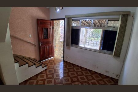 Foto 02 de casa à venda com 2 quartos, 74m² em Vila Bertioga, São Paulo