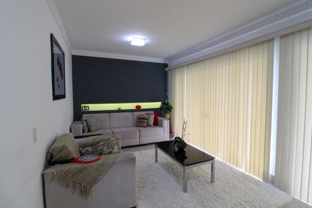 Casa à venda com 380m², 4 quartos e 5 vagasSala de TV