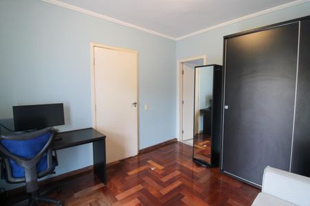 Casa à venda com 380m², 4 quartos e 5 vagasQuarto 2