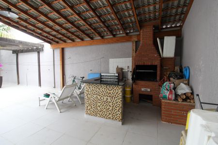 Casa à venda com 380m², 4 quartos e 5 vagasChurrasqueira