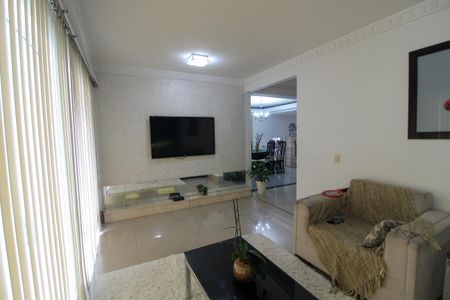 Casa à venda com 380m², 4 quartos e 5 vagasSala de TV