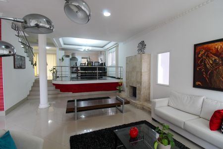 Sala de casa à venda com 4 quartos, 380m² em Parque dos Principes, São Paulo