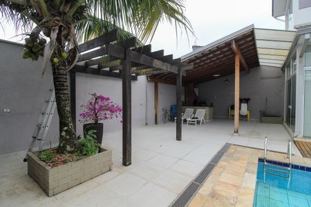 Casa à venda com 380m², 4 quartos e 5 vagasPiscina