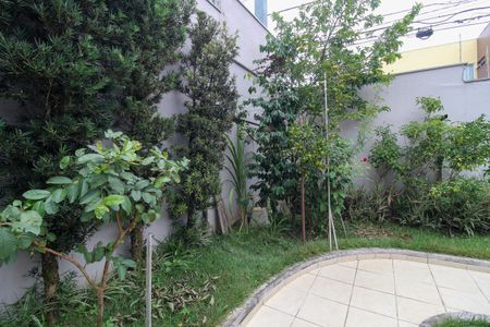 Quintal de casa à venda com 4 quartos, 380m² em Parque dos Principes, São Paulo