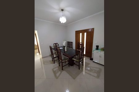 Casa à venda com 204m², 3 quartos e 6 vagasSala de Jantar