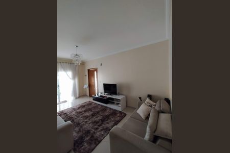 Sala de casa para alugar com 3 quartos, 204m² em Vila Nhocuné, São Paulo