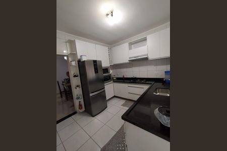 Cozinha de casa para alugar com 3 quartos, 204m² em Vila Nhocuné, São Paulo