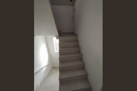 Casa à venda com 204m², 3 quartos e 6 vagasEscada