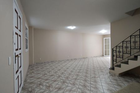 Casa de condomínio à venda com 110m², 3 quartos e 1 vaga Casa de condomínio à venda com 110m², 3 quartos e 1 vagaSala