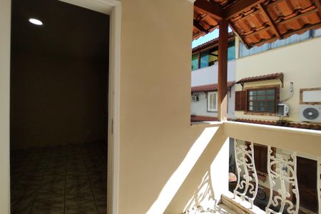 Casa de condomínio à venda com 110m², 3 quartos e 1 vaga Casa de condomínio à venda com 110m², 3 quartos e 1 vagaVaranda