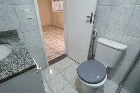 Casa de condomínio à venda com 110m², 3 quartos e 1 vaga Casa de condomínio à venda com 110m², 3 quartos e 1 vagaBanheiro da Suíte