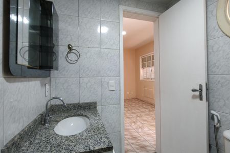 Casa de condomínio à venda com 110m², 3 quartos e 1 vaga Casa de condomínio à venda com 110m², 3 quartos e 1 vagaBanheiro da Suíte