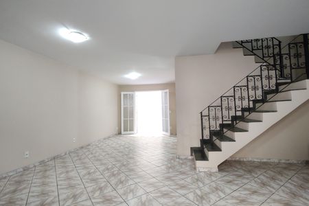 Casa de condomínio à venda com 110m², 3 quartos e 1 vaga Casa de condomínio à venda com 110m², 3 quartos e 1 vagaSala