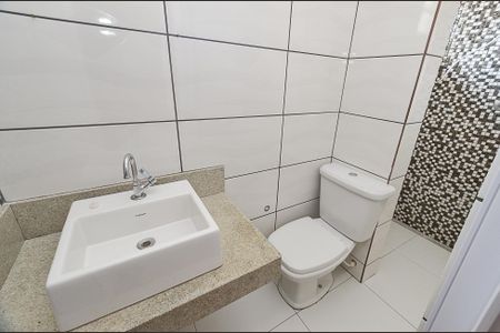 Banheiro de casa para alugar com 1 quarto, 72m² em Paraíso, Belo Horizonte