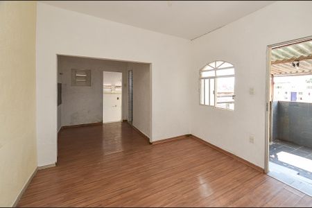 Sala de casa para alugar com 1 quarto, 72m² em Paraíso, Belo Horizonte