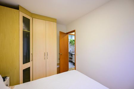 Apartamento à venda com 58m², 2 quartos e 2 vagasQuarto 2