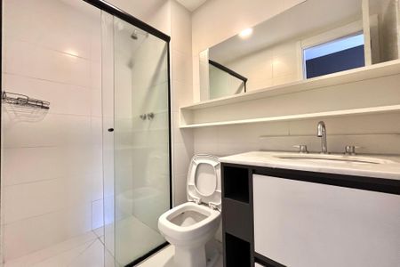 Banheiro de kitnet/studio à venda com 1 quarto, 26m² em Mirandópolis, São Paulo
